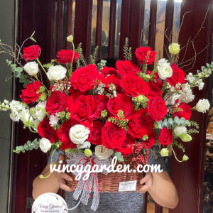 Giỏ mây hoa hồng đỏ ohara rực rỡ tại quận Ba Đình_Gmđ1