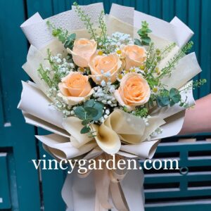 Bó hoa hồng kem vàng nhẹ nhàng trong nắng_BOH31