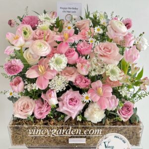 Hộp hoa mica lãng mạn và tinh tế tặng bạn gái ngày 20/10_VC17
